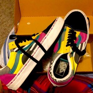 VANS multicolored shoes sz 7.5(men) OR 9 (women) ‘old school’-WORN-UNISEX